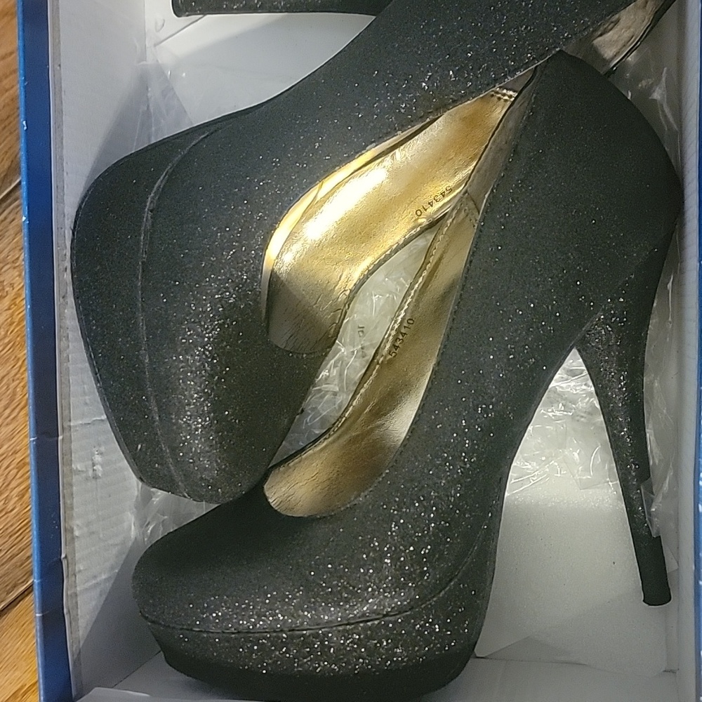 Gently worn Charlotte Russe size 8 shoes